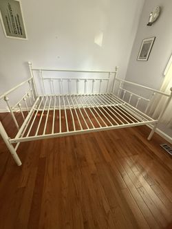 IKEA Bed - Full Size