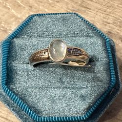 Sterling & Moonstone Ring - Size 8
