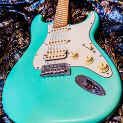 American Fender Strat Mint Mint Condition Usa Electric Guitar With Case