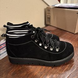 Women’s Size 9 Boots