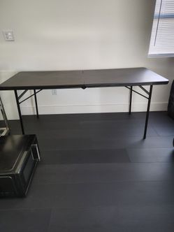 6 ft Folding Table