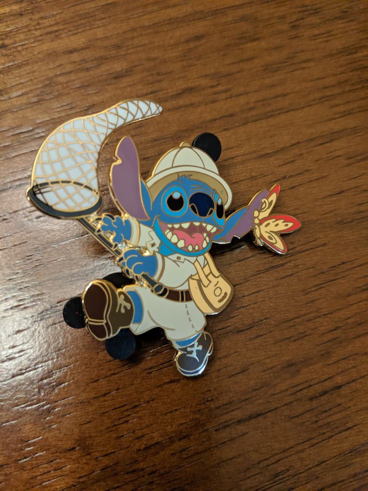 Disney limited edition pin of 250 Stitch butterfly catcher
