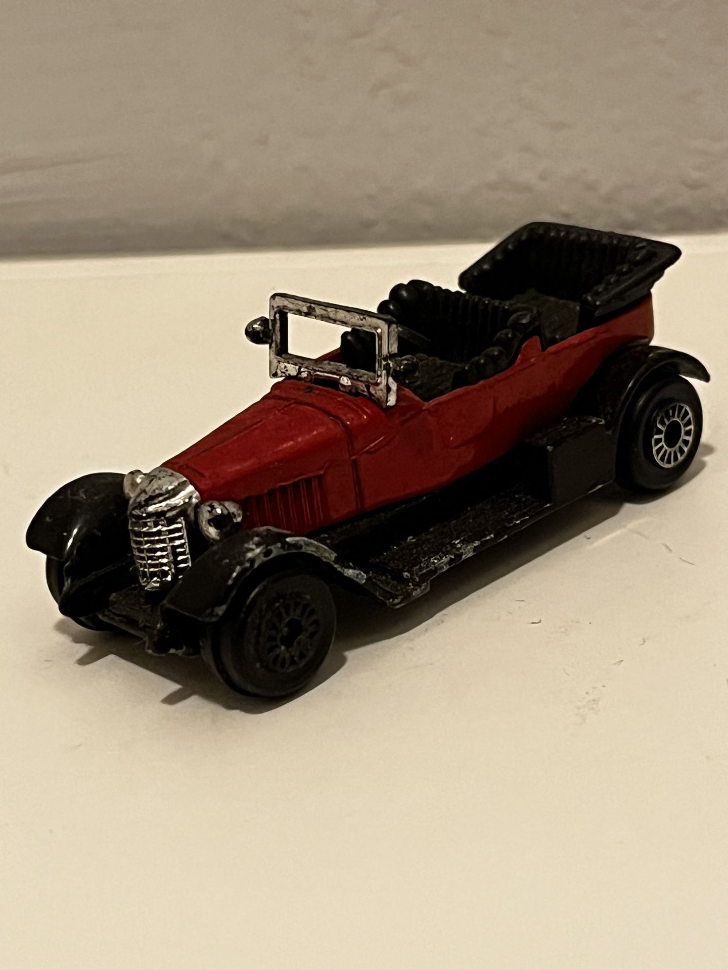Vintage Zee Toys 1941 Vauxhall Die-Cast Metal Classic Car DynaWheels 1980s Red