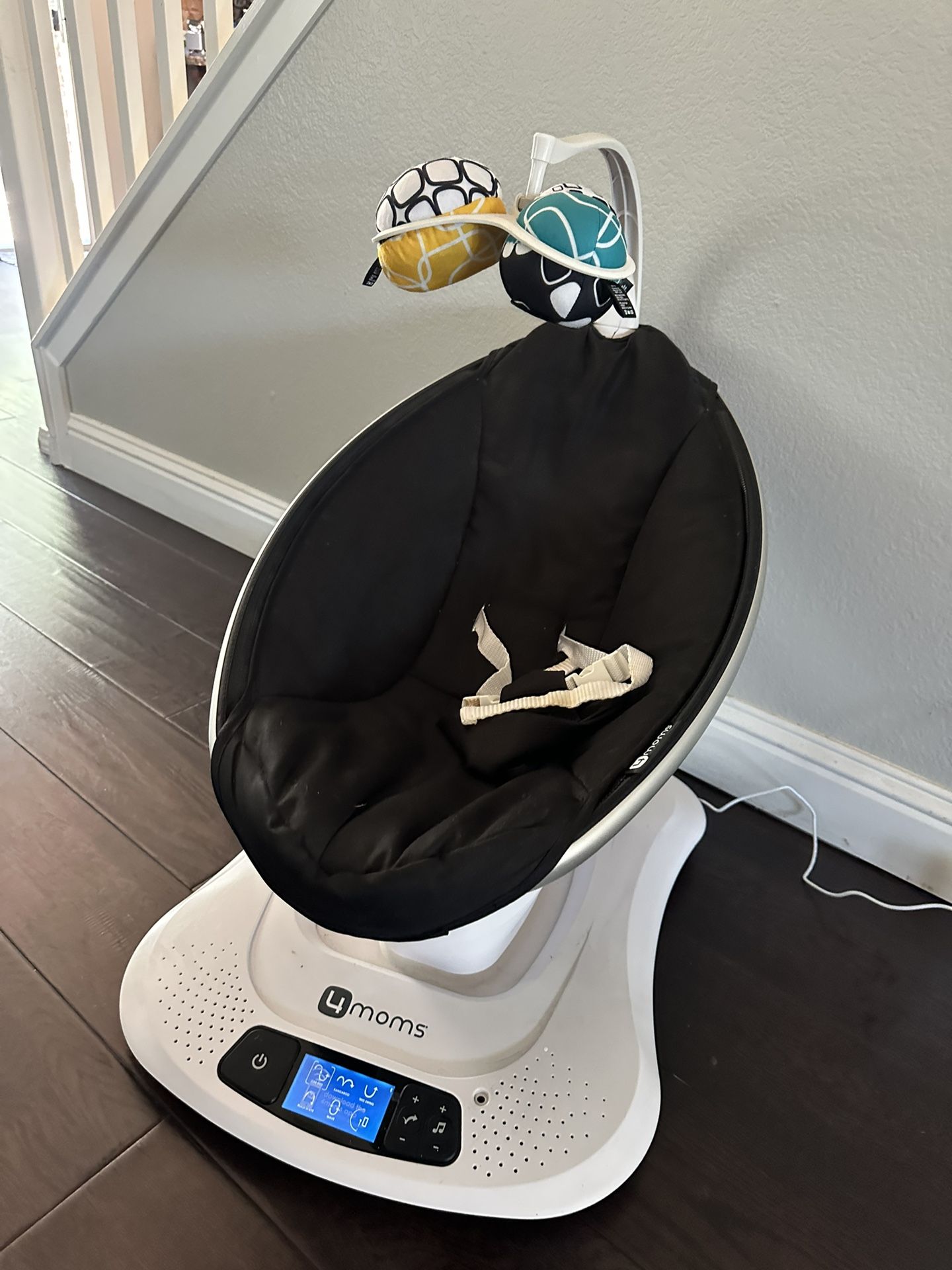 mamaRoo multi-motion baby swing