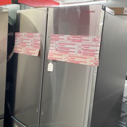 New Scratch And Dent Samsung 27 Cu Ft Stainless Steel French Door Fridge. 1 Year Warranty 