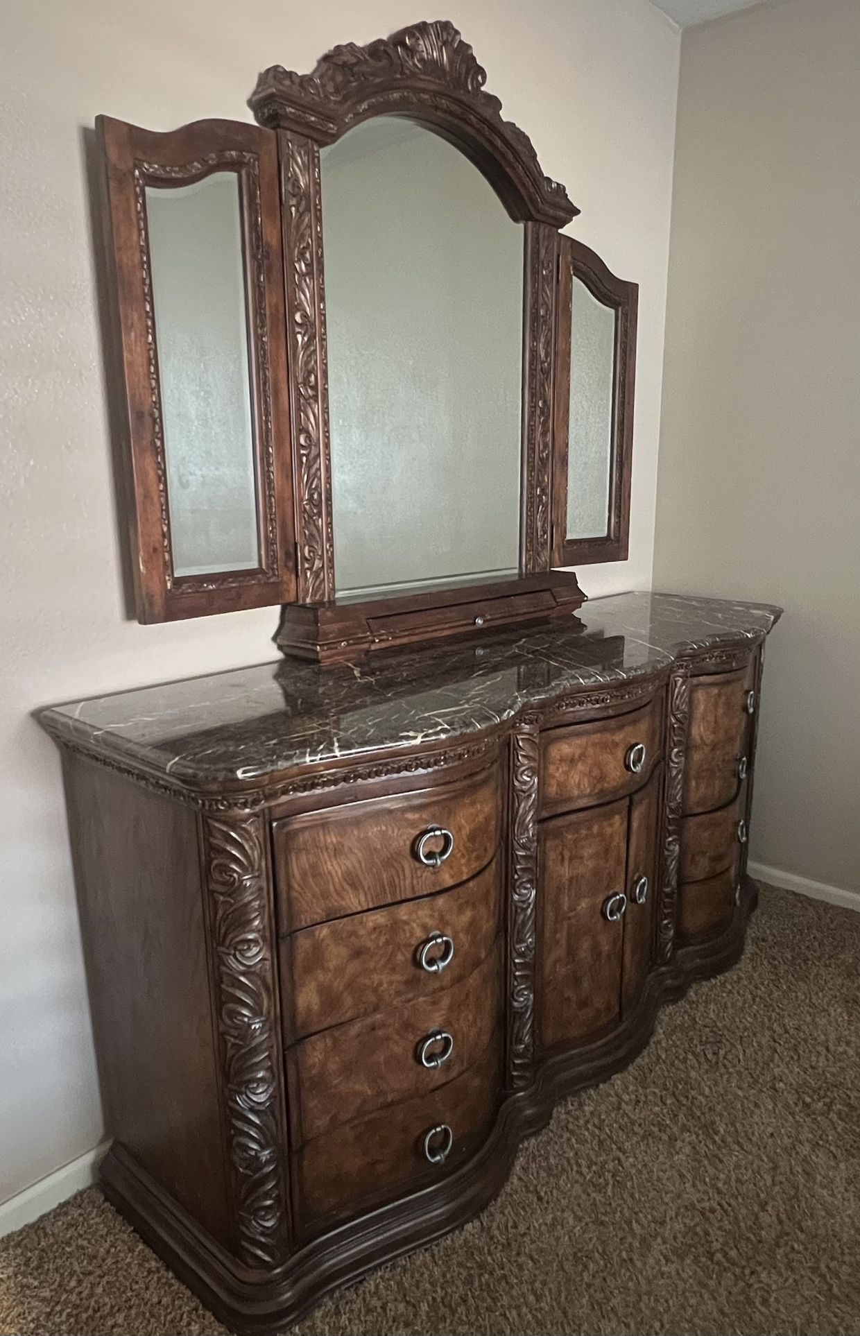 4 Piece Cal King Bedroom Set