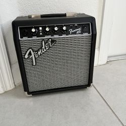 Fender Frontman 10G Guitar Amp, 10 Watts, with 2-Year Warranty, 6 Inch Fender Special Design Speaker, 5.75Dx10.25Wx11H Inches