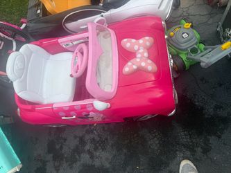 Minnie Mouse Electric car