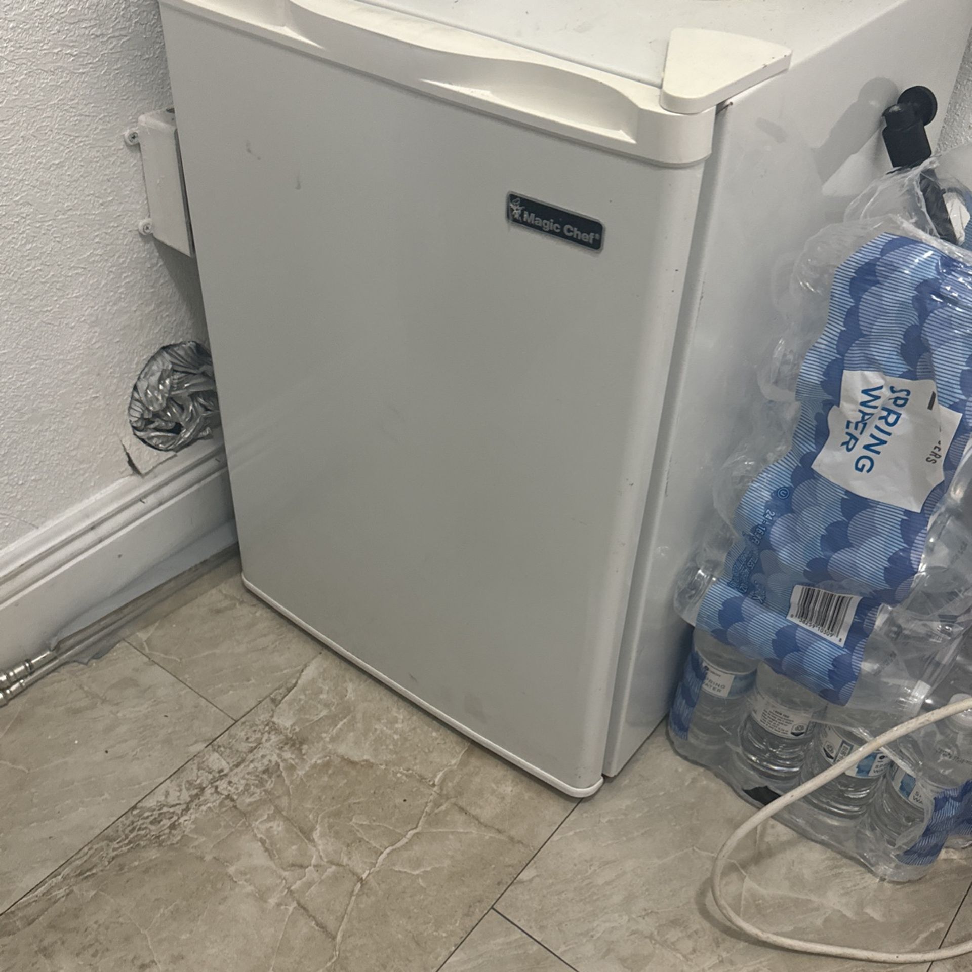 Mini fridge