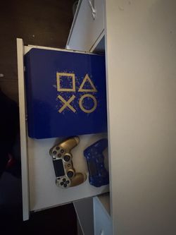 Ps4 + 3 controllers + games
