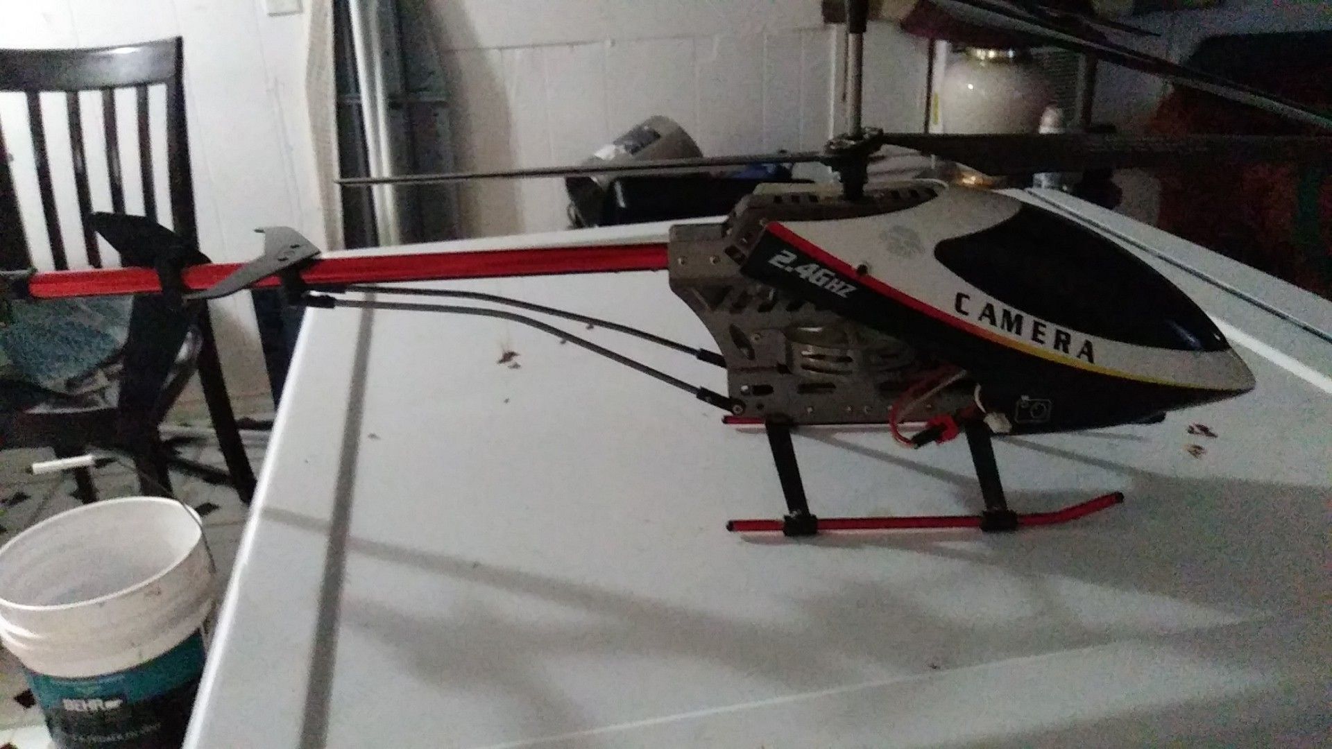 Toy helicopter with remote don't have no charger
