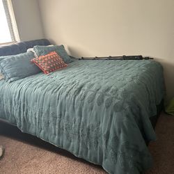 Queen Bed 