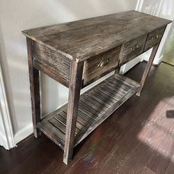 Hutch w/ Drawers