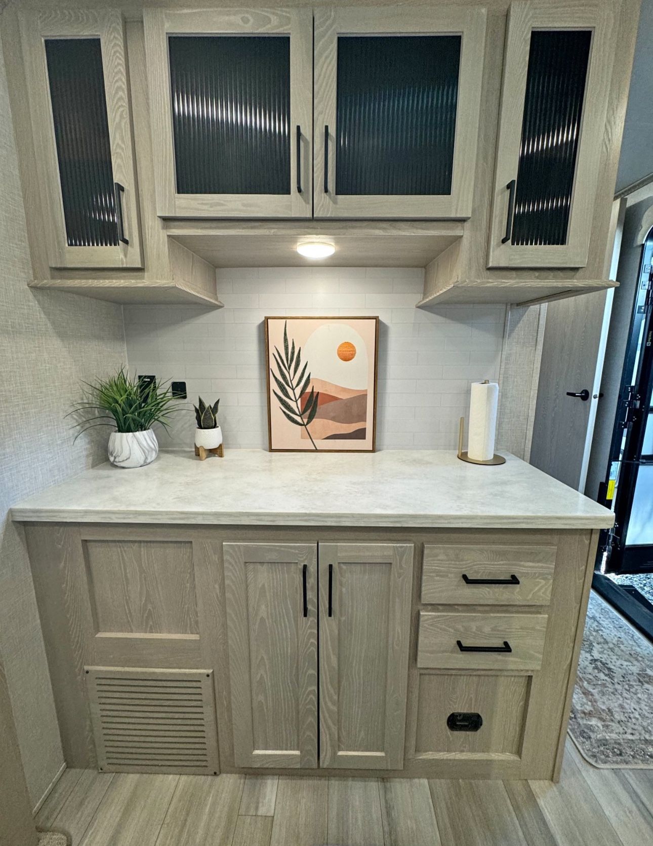 2022 Flagstaff classic 832ikrl travel trailer/tiny home year round living/fully furnished & decorated