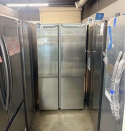 SAMSUNG - 36 INCH SIDE BY SIDE REFRIGERATOR 28 CU FT 🔥🔥