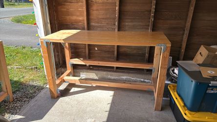 2 work benches