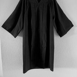 New Graduation Gown  / Traje De Graduación 