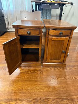 Signature Design by Ashley Laflorn Traditional Chair Side End Table with 2 USB Ports & Outlets, Medium Brown