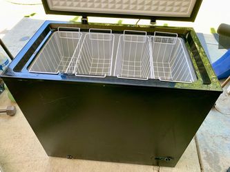 Chest Freezer with 3 Removable Basket,  7.0 Cubic Feet Free Standing Top Open Door