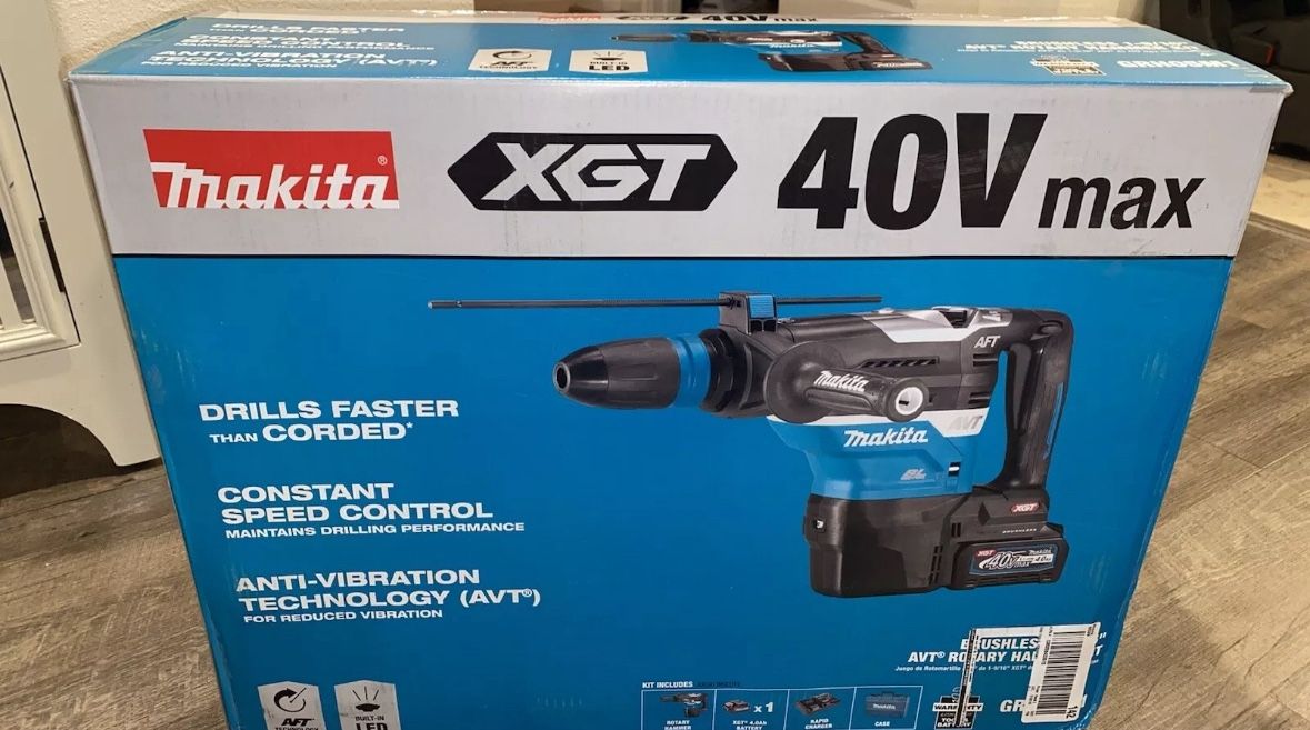 Makita GRH05M1 40V MAX XGT 1-9/16" Brushless Cordless AVT Rotary Hammer Kit