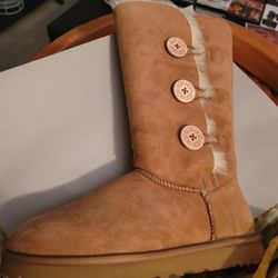 Ugg BOOTS