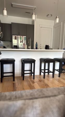 4 Bar Stools