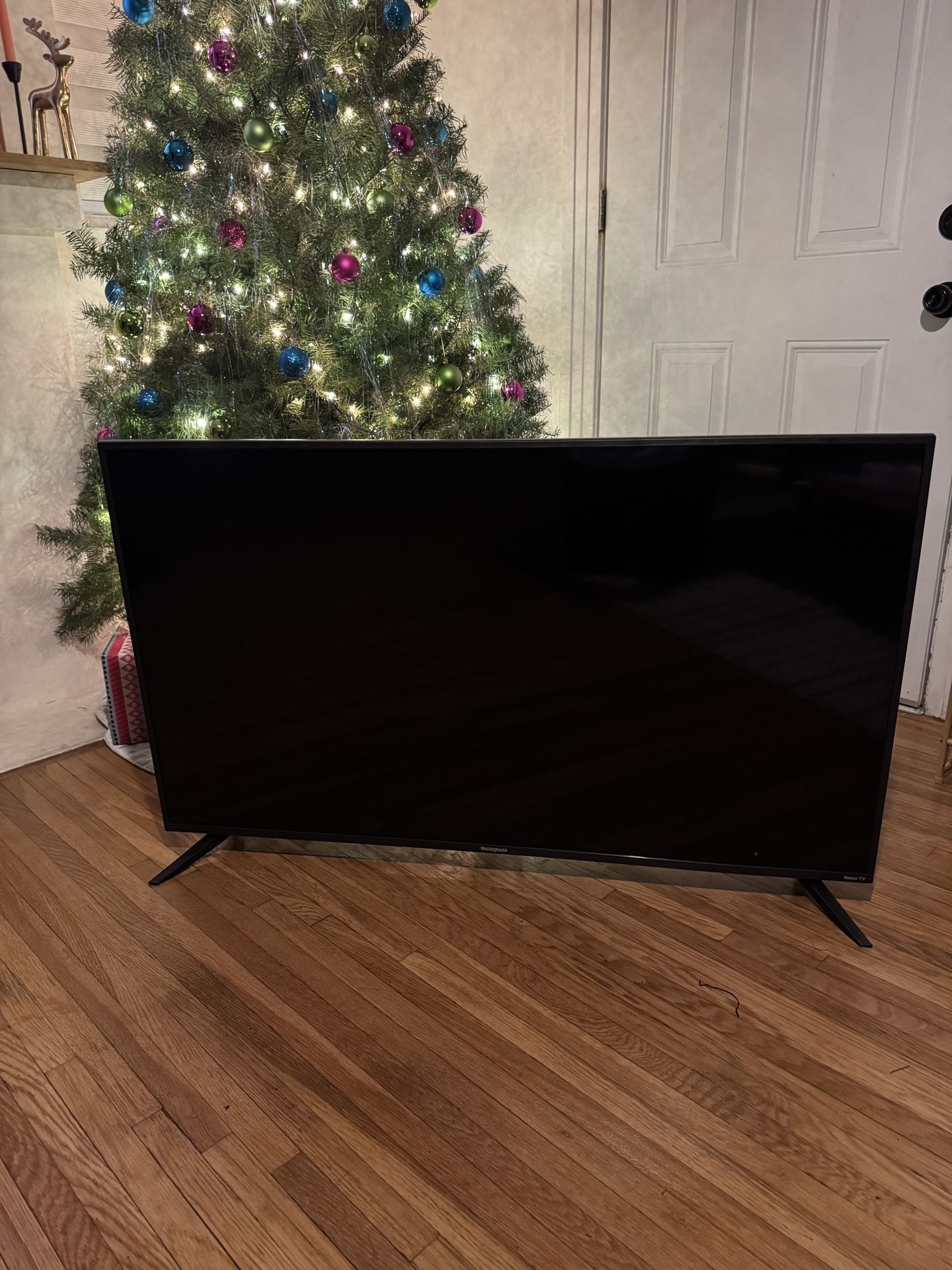 Westinghouse - 50" 4K UHD Smart Roku TV with HDR