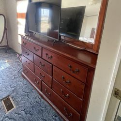Cherry Wood Dresser With Mirror 