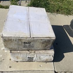 Free light bulbs  ( curb alert)
