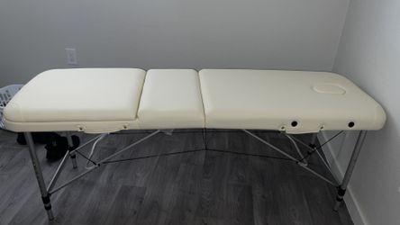 Esthetician bed