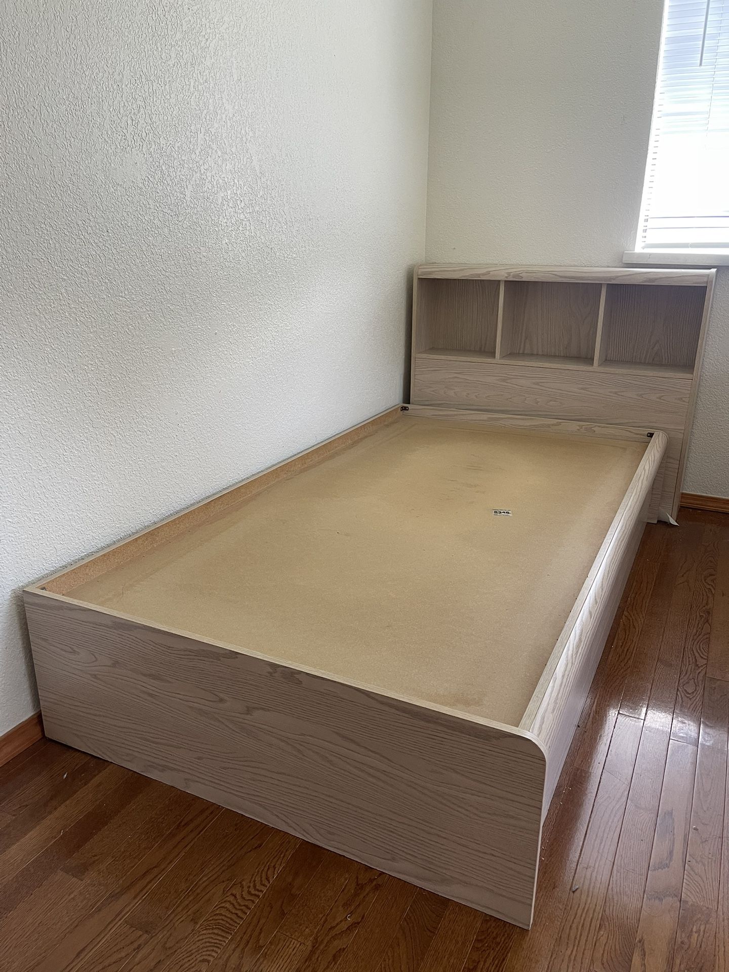 Twin Bed With Lots Of Storage