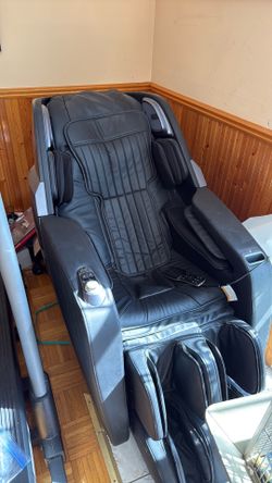 Insignia 3d massage chair