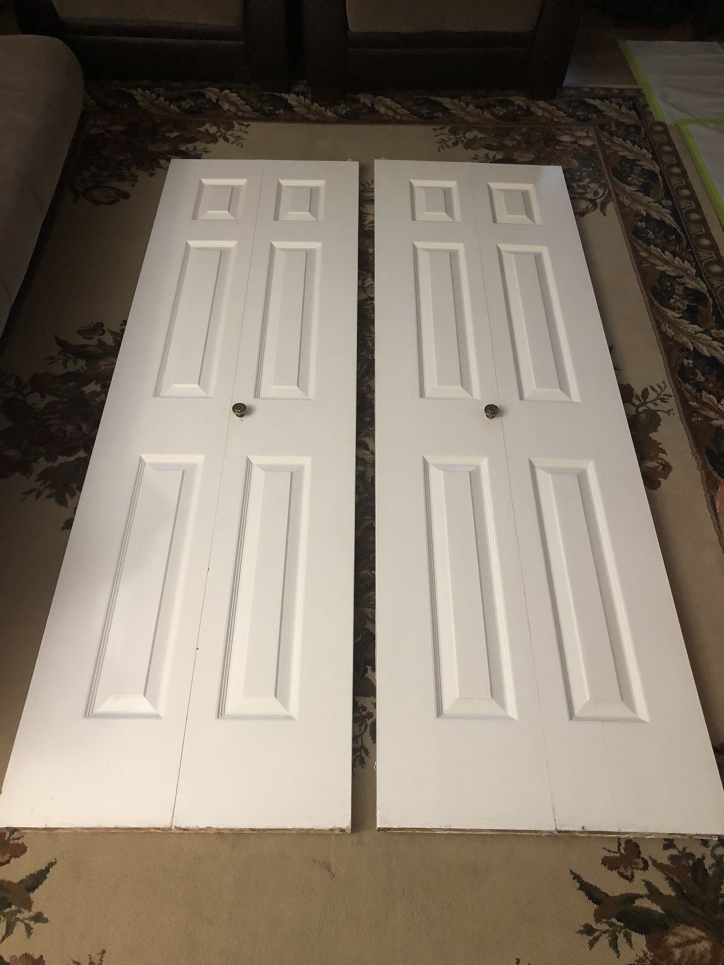 6 panel bifold doors, kitchen pantry