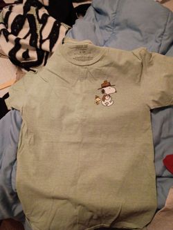 Peanuts Snoopy Graphic T-Shirt Size Small