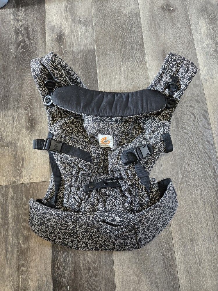 Ergobaby Adapt Baby Carrier Limited Edition Keith Haring Model Black Graffiti