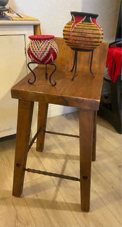 Solid Wood Rustic Stool with Iron Footrest / Butaco Rústico de Madera Maciza con Reposapiés de Hierro