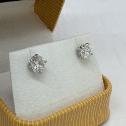 One Pair Of  Diamonds 2.05 Carats Total Weight Earrings Studs 