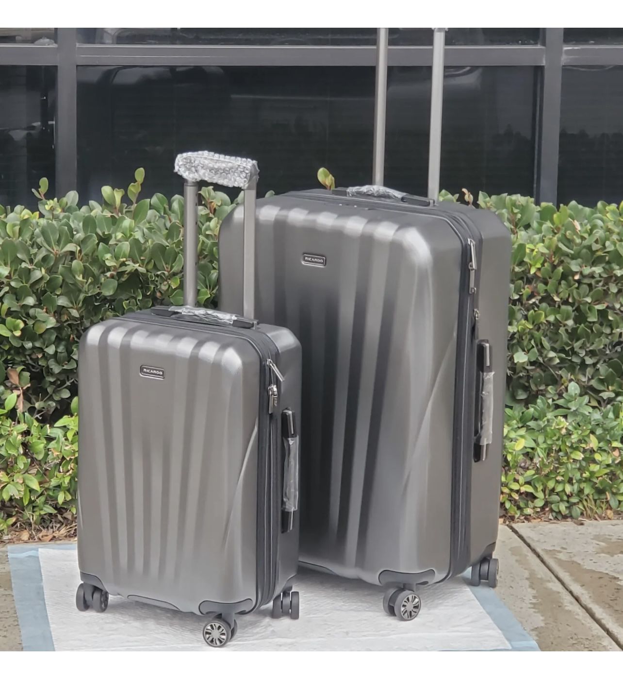 Ricardo Beverly Hills Windsor 2 Piece Luggage Set ( Brand new open box)