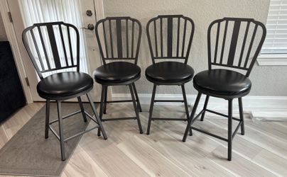 Set of 4 counter height Swivel barstools