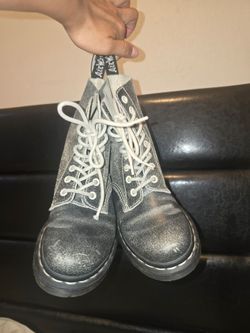 Size 5 W Dr Martens