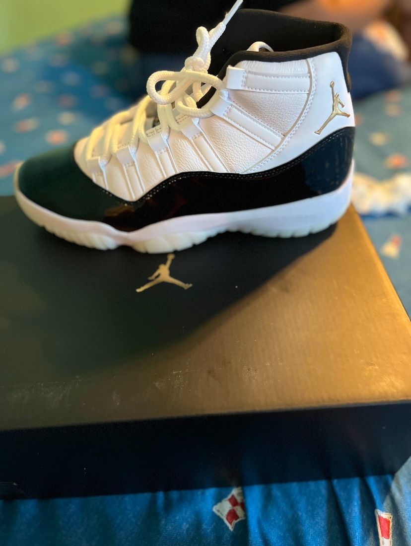 Jordan 11s