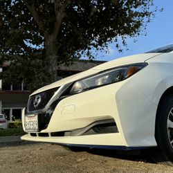 Nissan leaf For Rent