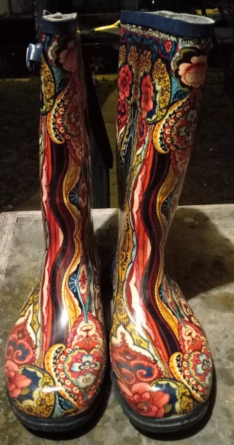 Like New Women's Rain Boots Size 9