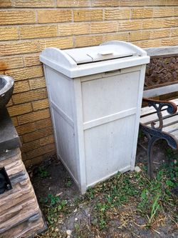 Yard trash Can