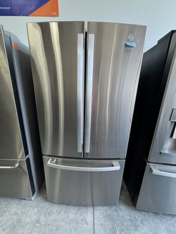 New Open Box 33” Refrigerator 
