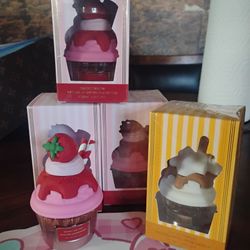 Mini perfume cakes