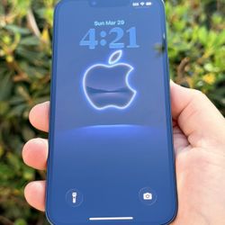 IPhone 14  128 GB,  Pristine Condition.  Unlocked Use  any carrier.  Hablo Espanol.