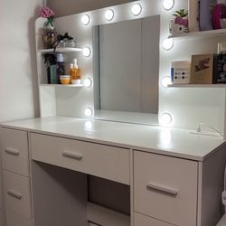 makeup vanity 