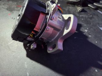 New distributor for Toyota Corolla & other models .       Hablo Español,  se vende distribuidor nuevo para corolla y  otros modelos