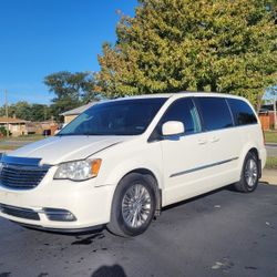 2013 Chrysler Town & Country
